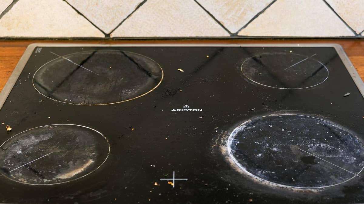cleaning burnt and very dirty vitroceramic stove top