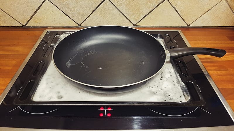 homemade solution for cleaning pots and pans back
